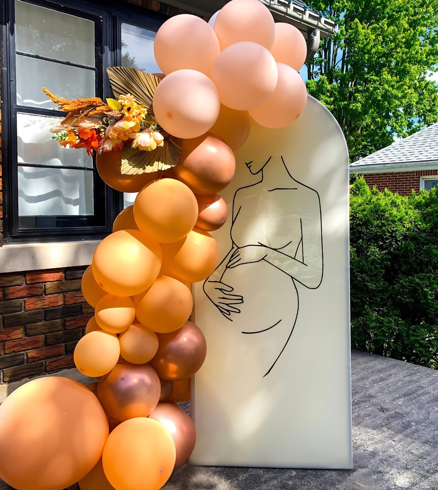 Pregnant Woman Balloon Backdrop-rentalpartytoronto